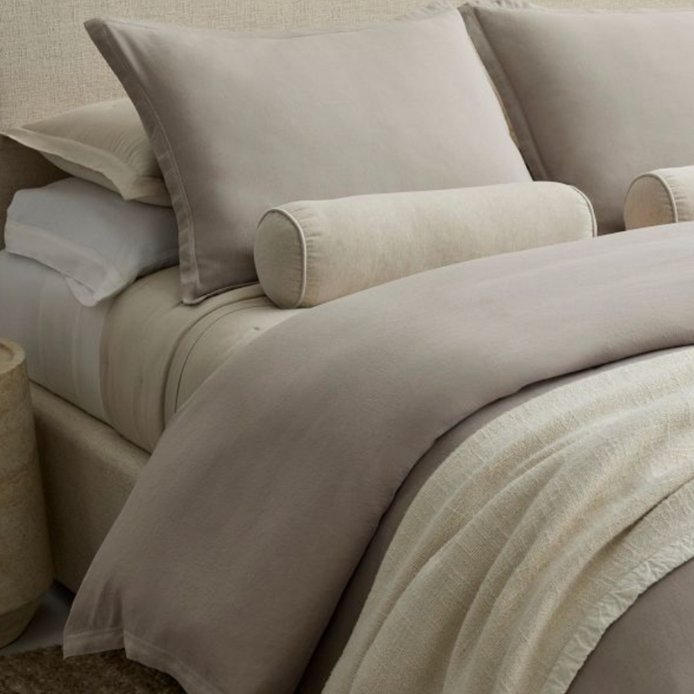 West Elm Signature TENCELtm Linen Sheet Set, King ,White, Retail Price $299.00US - Picture 7 of 16